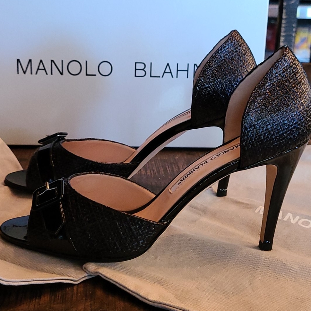 Manolo Blahnik Cerreto Heels